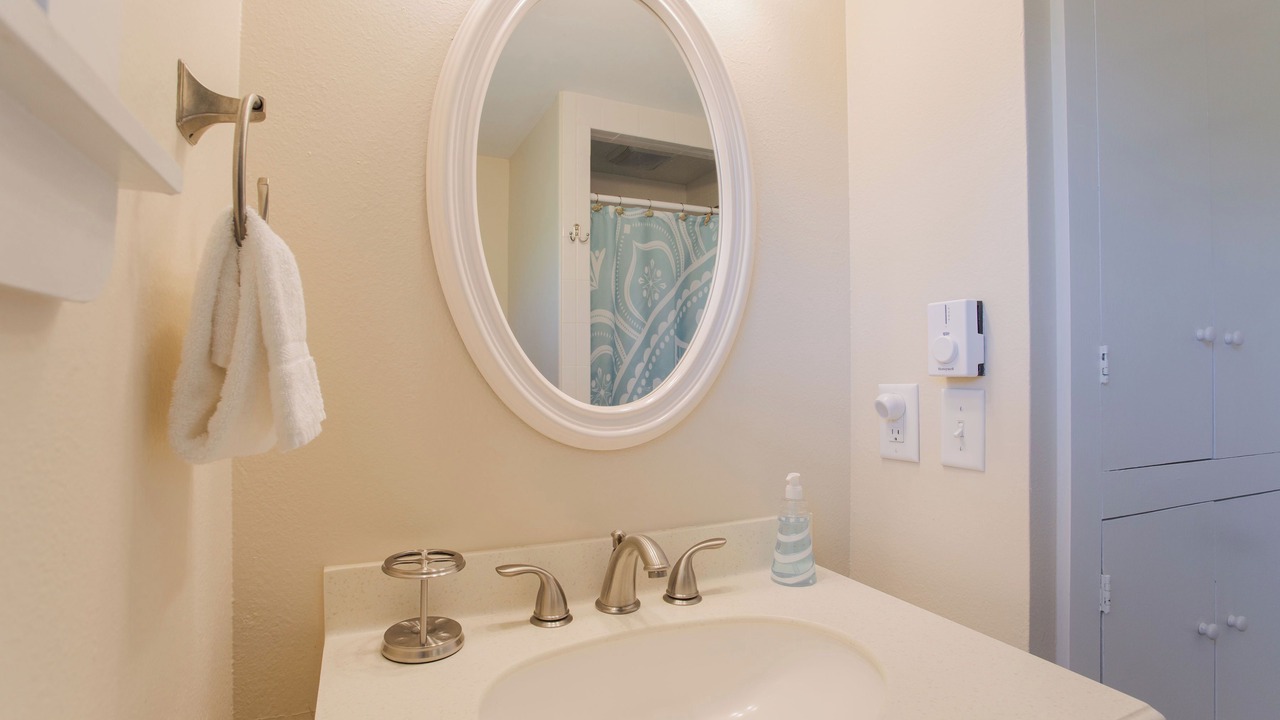 Photo of Bathroom in York Beach