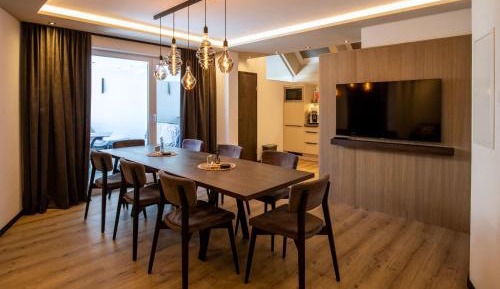 Three-Bedroom Apartment with Balcony