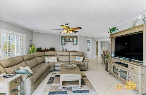 Indian Shores Condo | Beautiful Gulf Front Condo w/Pool - Beach Palms 209