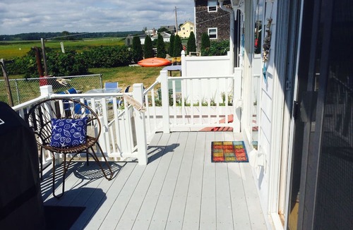 Wells Beach Apartment | 20 SECONDS TO WELLS BEACH-RIGHT ACROSS THE STREET. SUPERB BEACH ACCESS