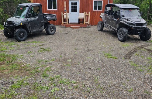 Littleton House | Lovely all new 2-bedroom cabin with T.V. & free internet in charming Littleton