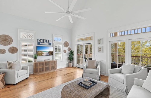 Beach District Condo | Idle Hour in WaterColor | 2bd + Loft, 2 bikes, Steps to WaterColor Beach Club