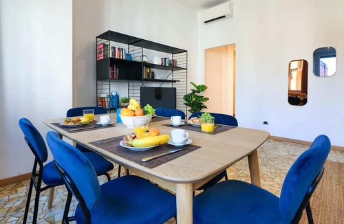 Guastalla Apartment | Sweett | Fontana - Two Bedroom Apartment, Sleeps 5