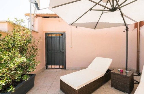 Trastevere Apartment | Garibaldi Roof Garden - Terrace with spectacular views of S. Peter and Gianicolo