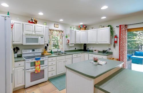 Lincoln House | Dock & Gym! Lakefront Family Retreat in Lincoln