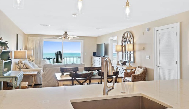 Crystal Dunes 205 - Beachfront, Pool, Hot Tub, Destin, Family FAV!