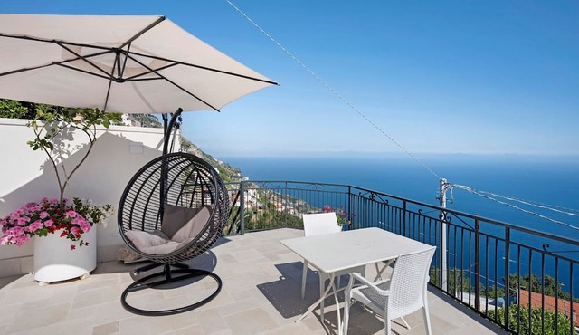 Room 'Amalfi Sea View' with Sea View, Wi-Fi and Air Conditioning