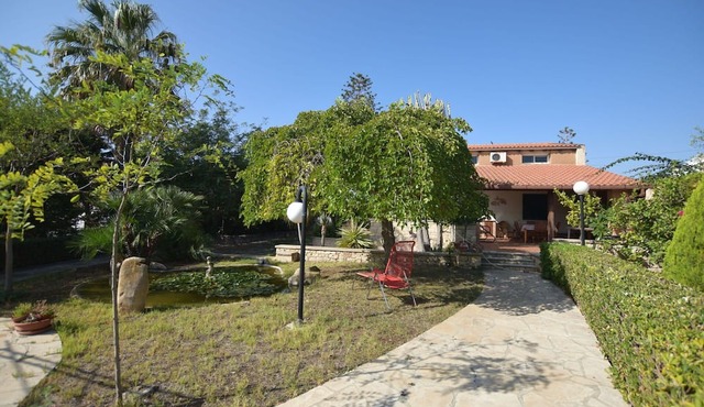 Villa in Marina Di Modica with 3 bedrooms sleeps 7